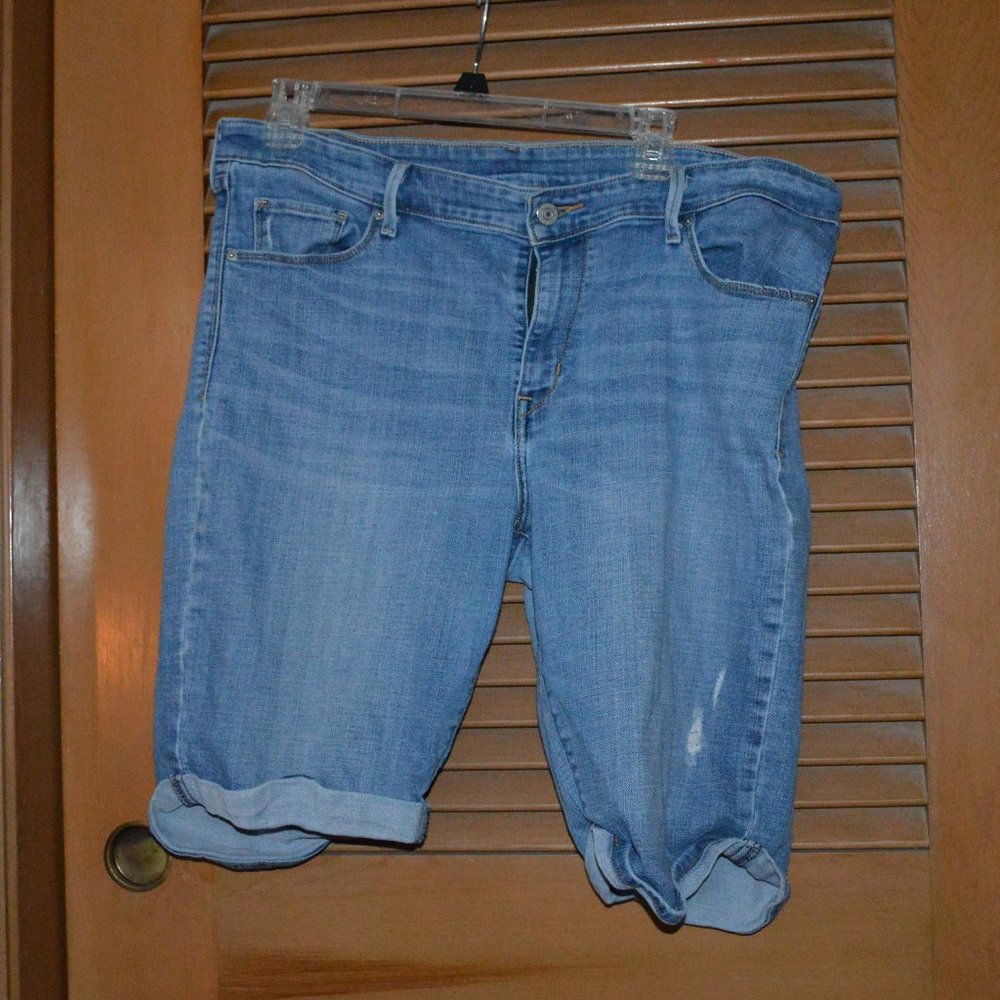 Levi Strauss Ripped Jean Shorts Size 15